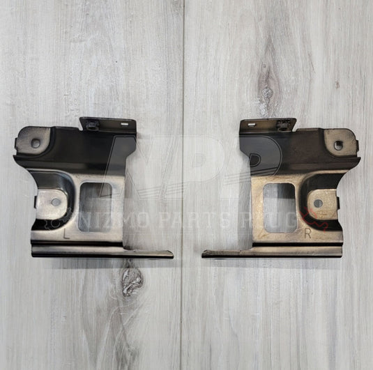 Nissan R34 Skyline GTR Headlight Bracket Set - NizmoPartsPlug