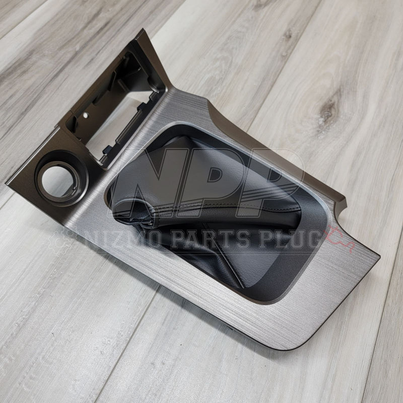 Load image into Gallery viewer, Nissan R34 Skyline GTR Console Shift Boot Assembly - NizmoPartsPlug

