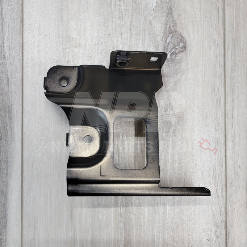 Load image into Gallery viewer, Nissan R34 Skyline GTR LH Headlight Bracket - NizmoPartsPlug
