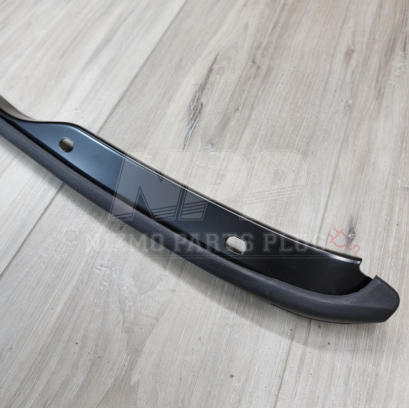 ギャラリービューアに画像をロードする, Nissan R34 Skyline GTR Front Bumper Upper Retainer Finisher - NizmoPartsPlug
