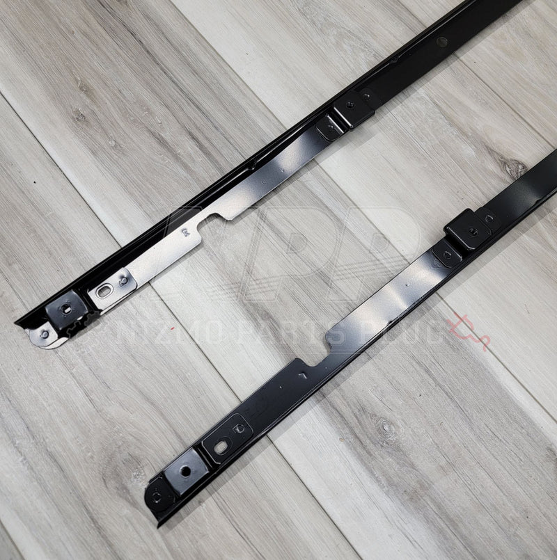 Cargue la imagen en el visor de la galería, Nissan R34 Skyline GTR Front Fender Stiffener/Riser Set - NizmoPartsPlug
